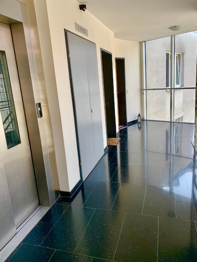 Luxurious City Apartment Incl Garage And Terrace Vienna Exterior photo